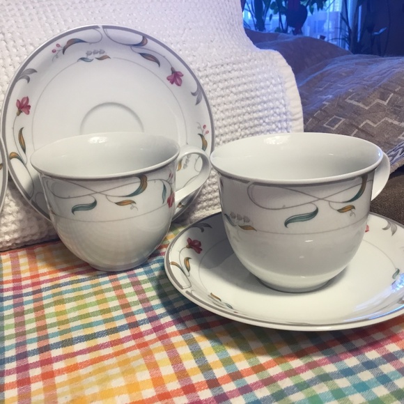 Christopher Stuart Fine China Melrose Set of 2 Cups 2 Saucers Creamer Sugar Bowl - Picture 4 of 16